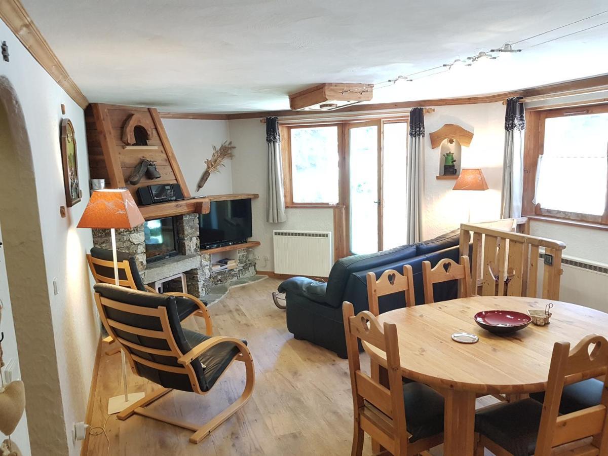 Chalet L'Avalin วาลดีแซร์ ภายนอก รูปภาพ